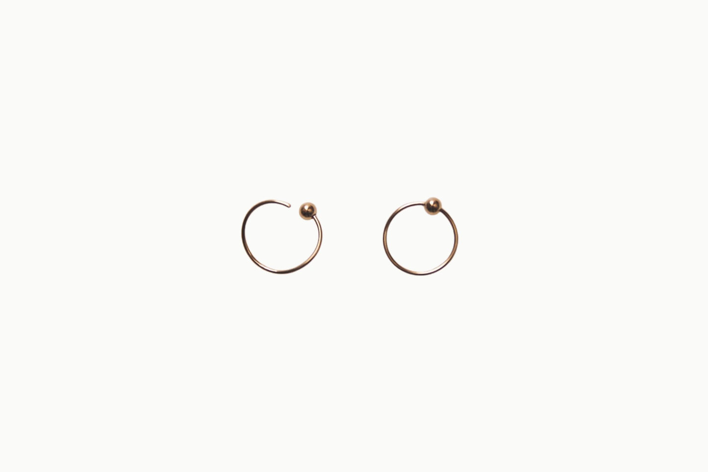 Hoop/ creool oorbel met kraal – 14/20 Gold Filled – 12 mm
